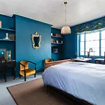 Angela\'S Guest Suites