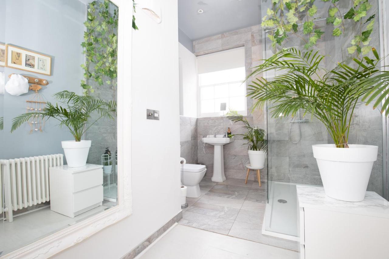 Angela's Guest Suites Guest house Margate