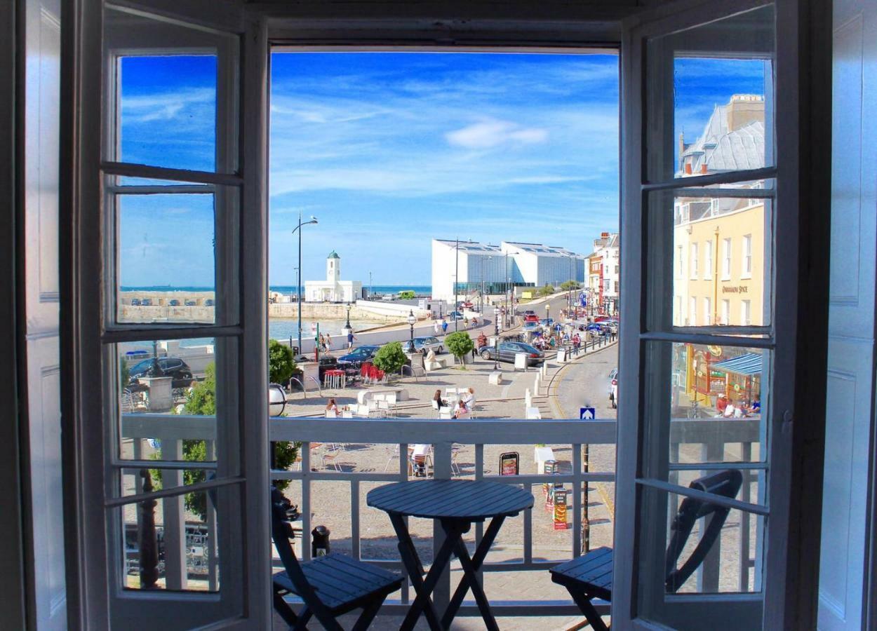 Guest house Angela's Guest Suites Margate